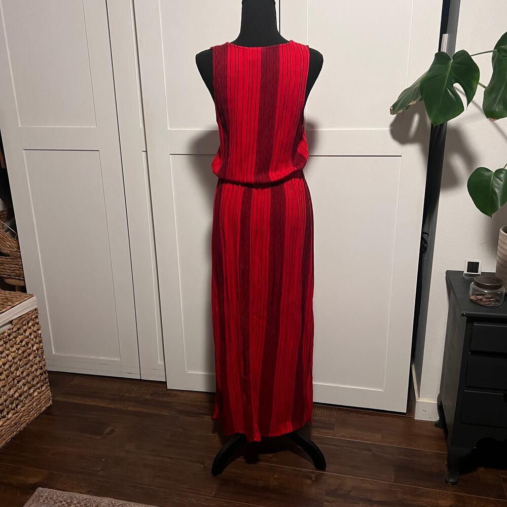 Universal Thread Vertical Striped Sleeveless V-Ne… - image 4